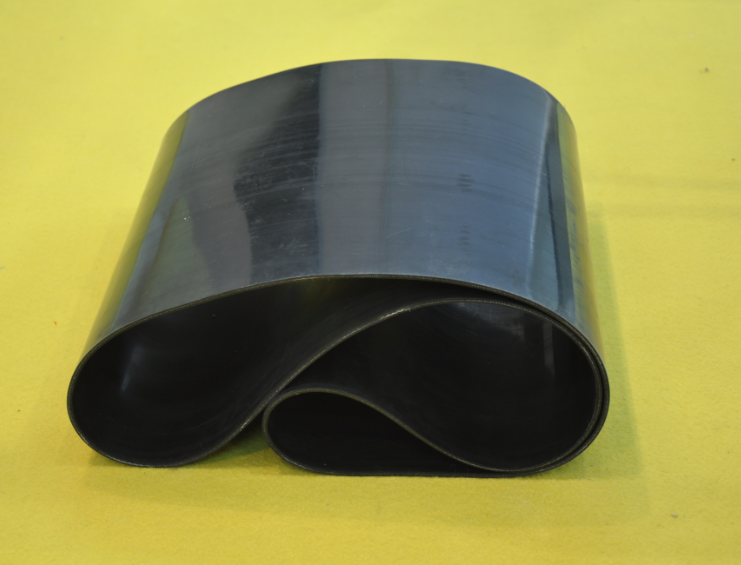 Seamless silicone tape for dense bag machine